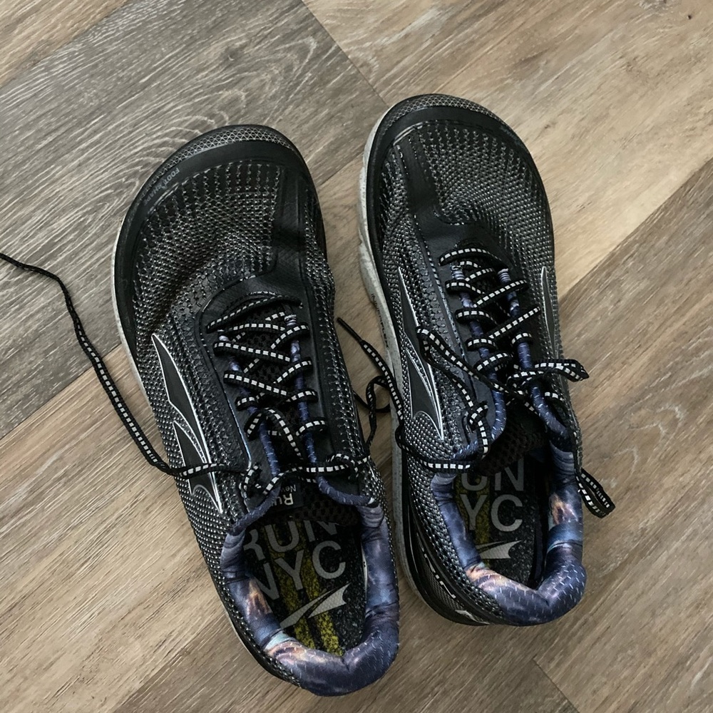 Altra running shoes size 10 men’s NYC